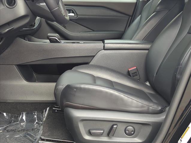 Used 2023 Nissan Rogue SV w/ SV Premium B Package image 20