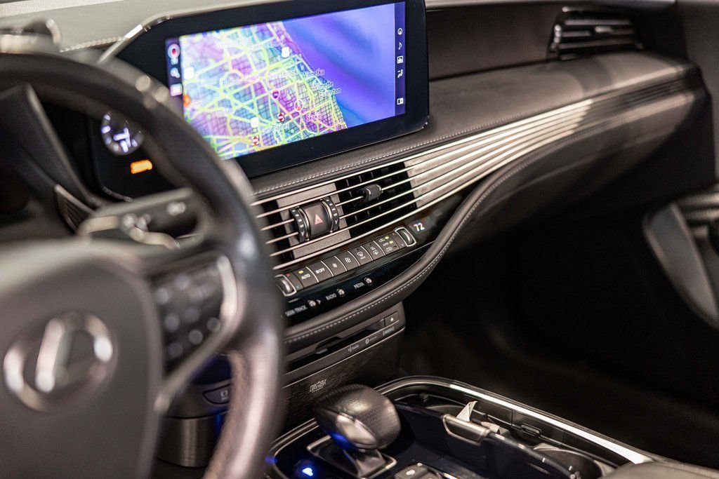 Used 2022 Lexus LS 500 F Sport w/ Accessory Package (Z1) image 22