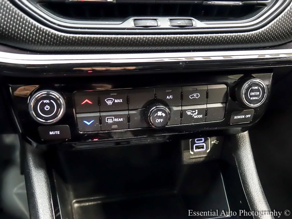 Used 2022 Jeep Compass Latitude FWD image 16