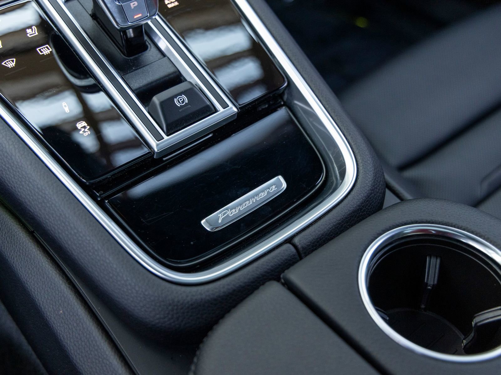 Certified 2023 Porsche Panamera Platinum Edition image 43