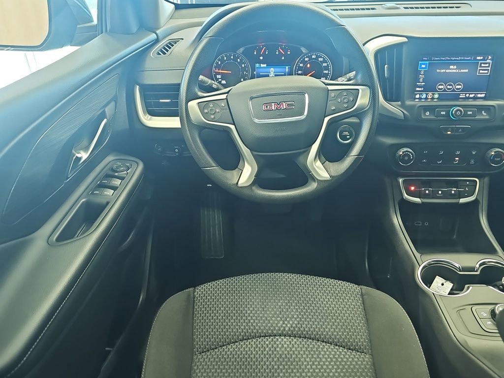 Used 2024 GMC Terrain SLE image 17