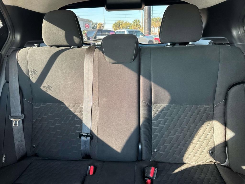 Used 2023 Nissan Kicks SV image 37