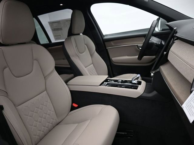 New 2026 Volvo XC90 B6 Plus w/ Protection Package Premier image 36