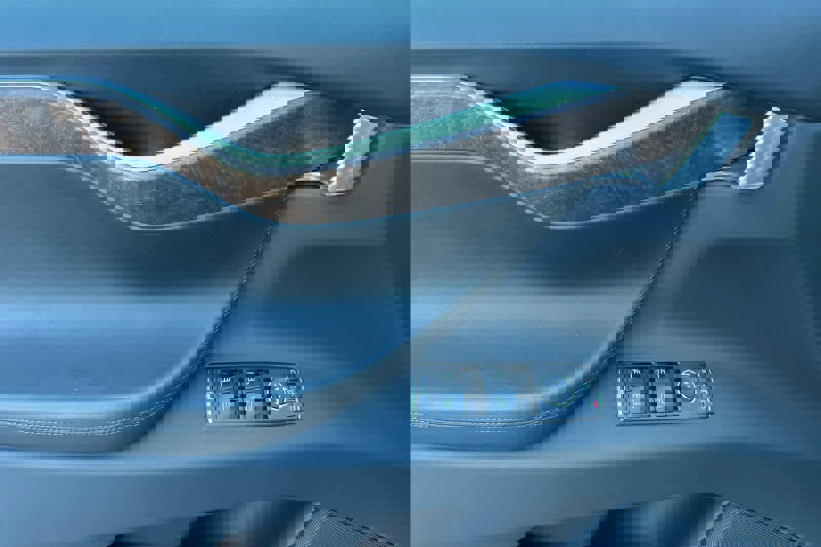 Used 2017 Tesla Model X image 12