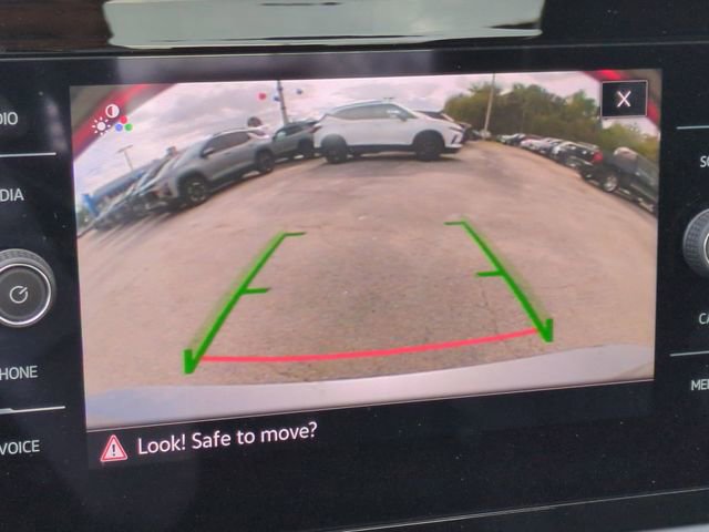 Used 2025 Volkswagen Jetta SE FWD image 24