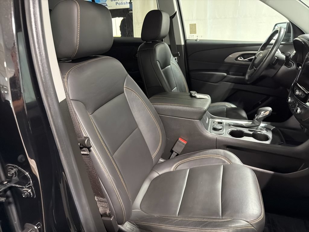 Certified 2021 Chevrolet Traverse LT w/ LT Premium Package AWD/4WD image 23