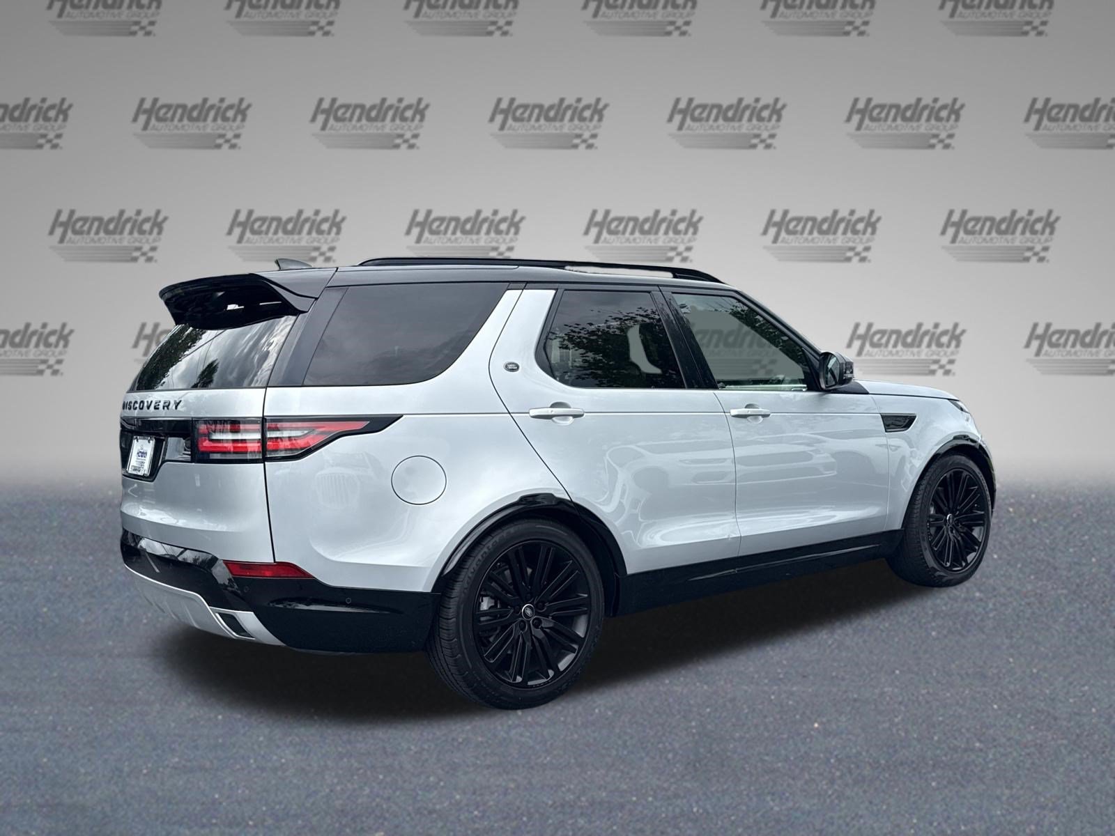 Used 2020 Land Rover Discovery Landmark AWD/4WD image 9