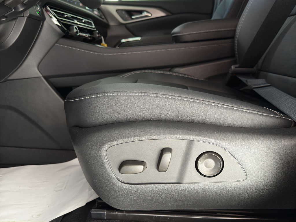 New 2026 Chevrolet Traverse LT w/ LPO, Floor Liner Package image 26