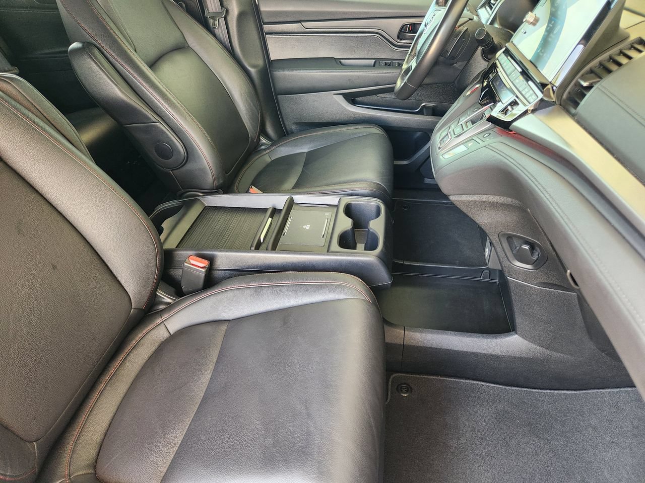 Used 2025 Honda Odyssey Sport-L image 13