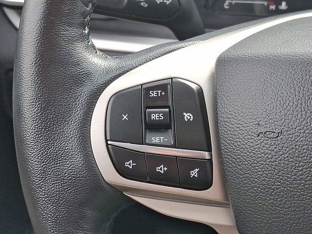Certified 2021 Ford Explorer XLT w/ Equipment Group 202A image 17