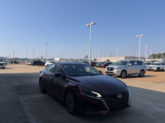 Certified 2025 Nissan Altima 2.5 SV w/ SV Premium Package image 5