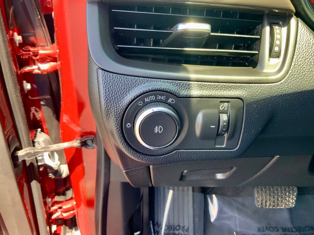 Used 2020 Buick Envision Essence FWD image 19