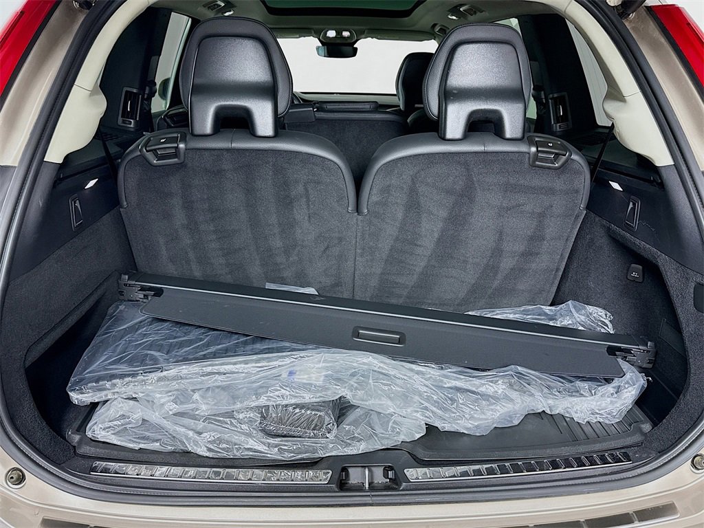Used 2023 Volvo XC90 B5 Plus w/ Protection Package Premier image 10