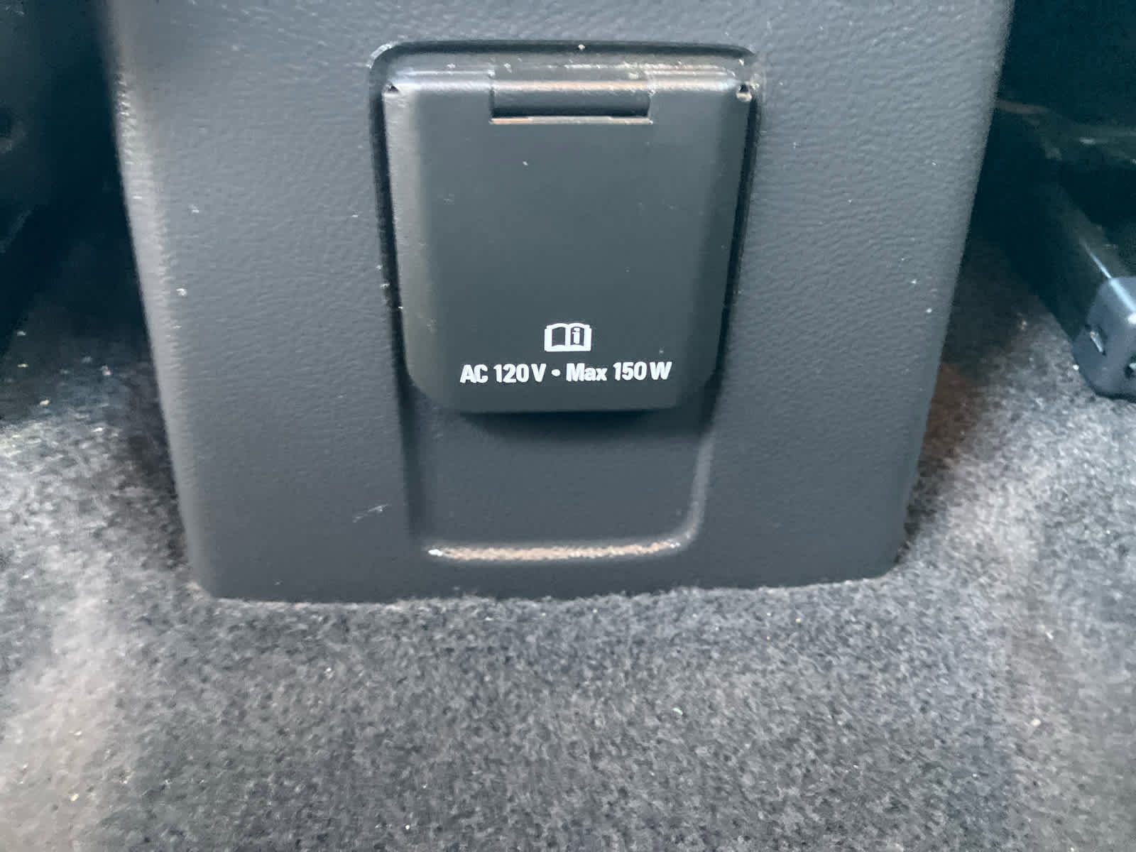 Used 2022 Chevrolet Trax LT w/ Sport Edition image 28