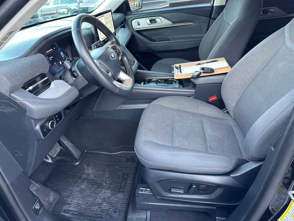 Used 2025 Ford Explorer Active image 20