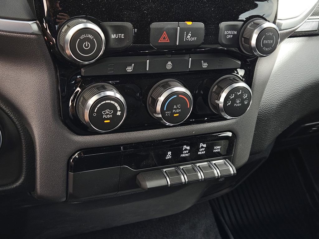 New 2026 RAM 1500 4x4 Crew Cab image 20