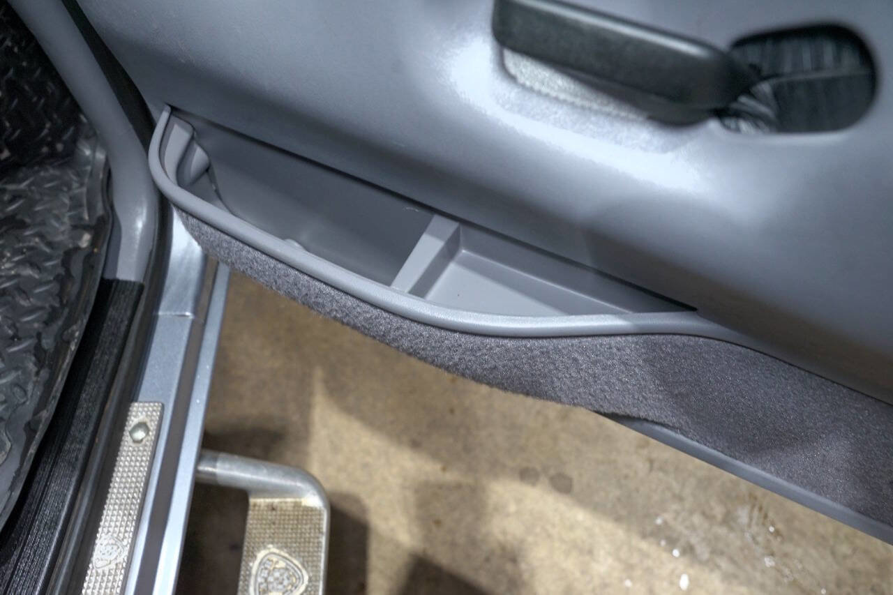 Used 1996 Ford F250 4x4 Regular Cab image 36