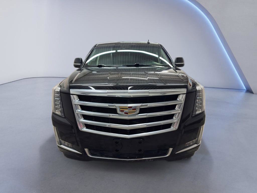 Used 2019 Cadillac Escalade Luxury image 2