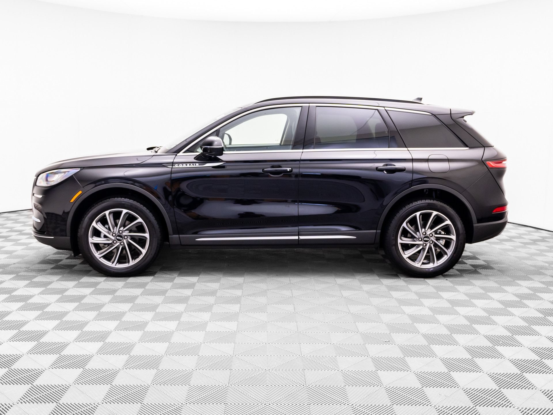 Used 2025 Lincoln Corsair AWD w/ Equipment Group 101A video 2