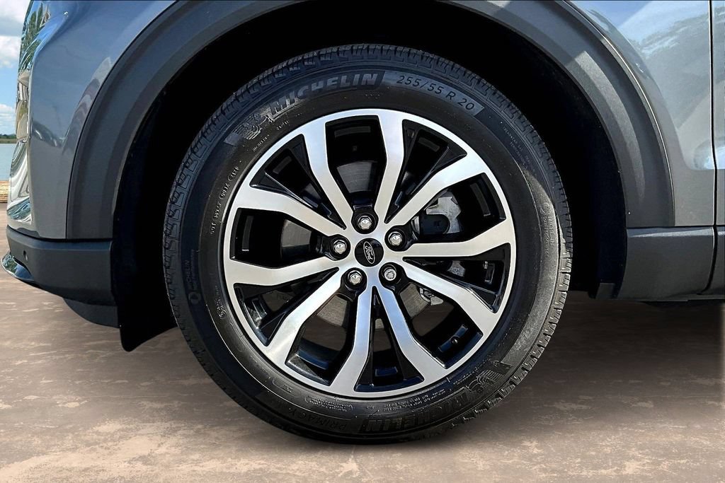 Used 2025 Ford Explorer ST-Line w/ Premium Package RWD image 35
