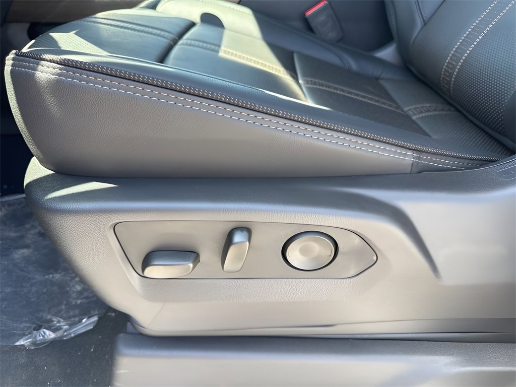 New 2025 Chevrolet Silverado 3500 High Country w/ LPO, Dark Essentials Package image 20