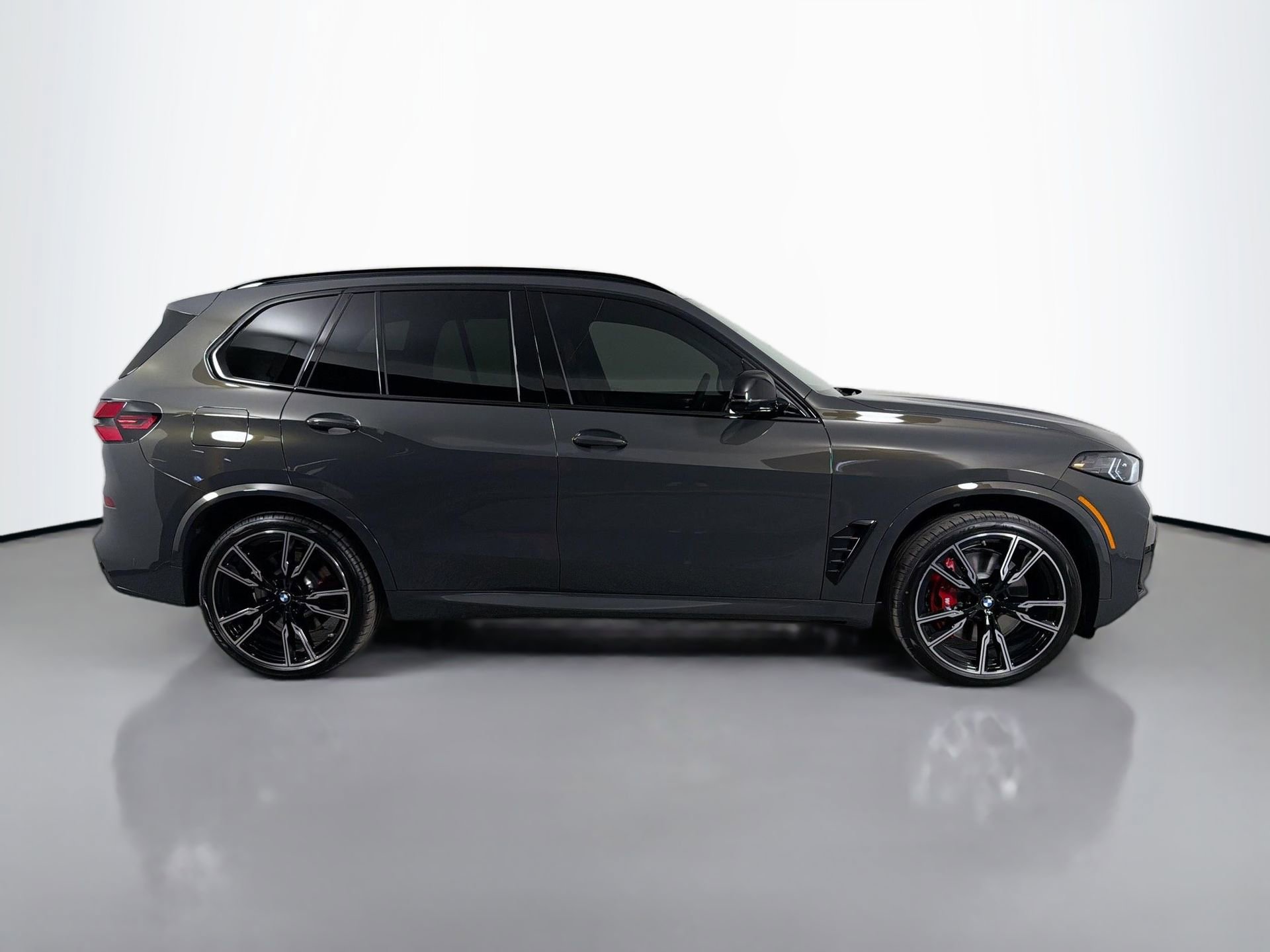 New 2026 BMW X5 M60i image 4