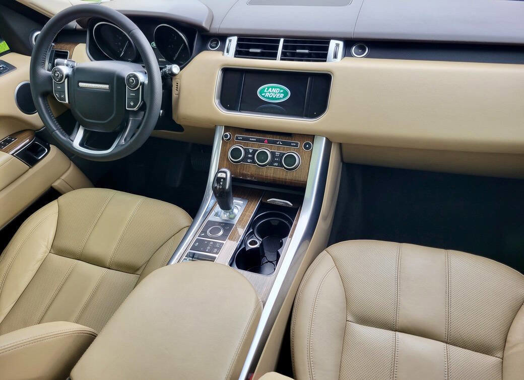 Used 2016 Land Rover Range Rover Sport SE image 33