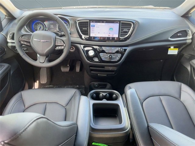 New 2026 Chrysler Pacifica Select image 15