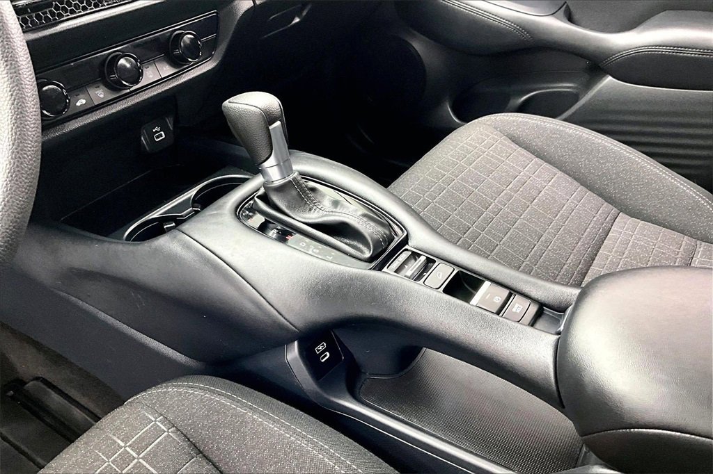 Used 2025 Honda HR-V LX image 15