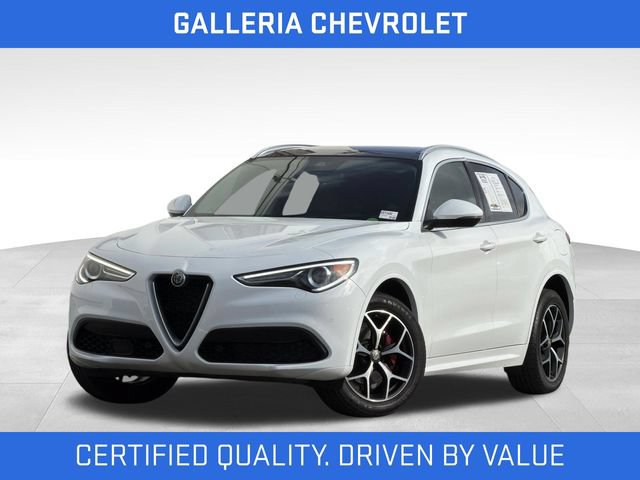 Used 2021 Alfa Romeo Stelvio Ti w/ Premium Package AWD/4WD image 2