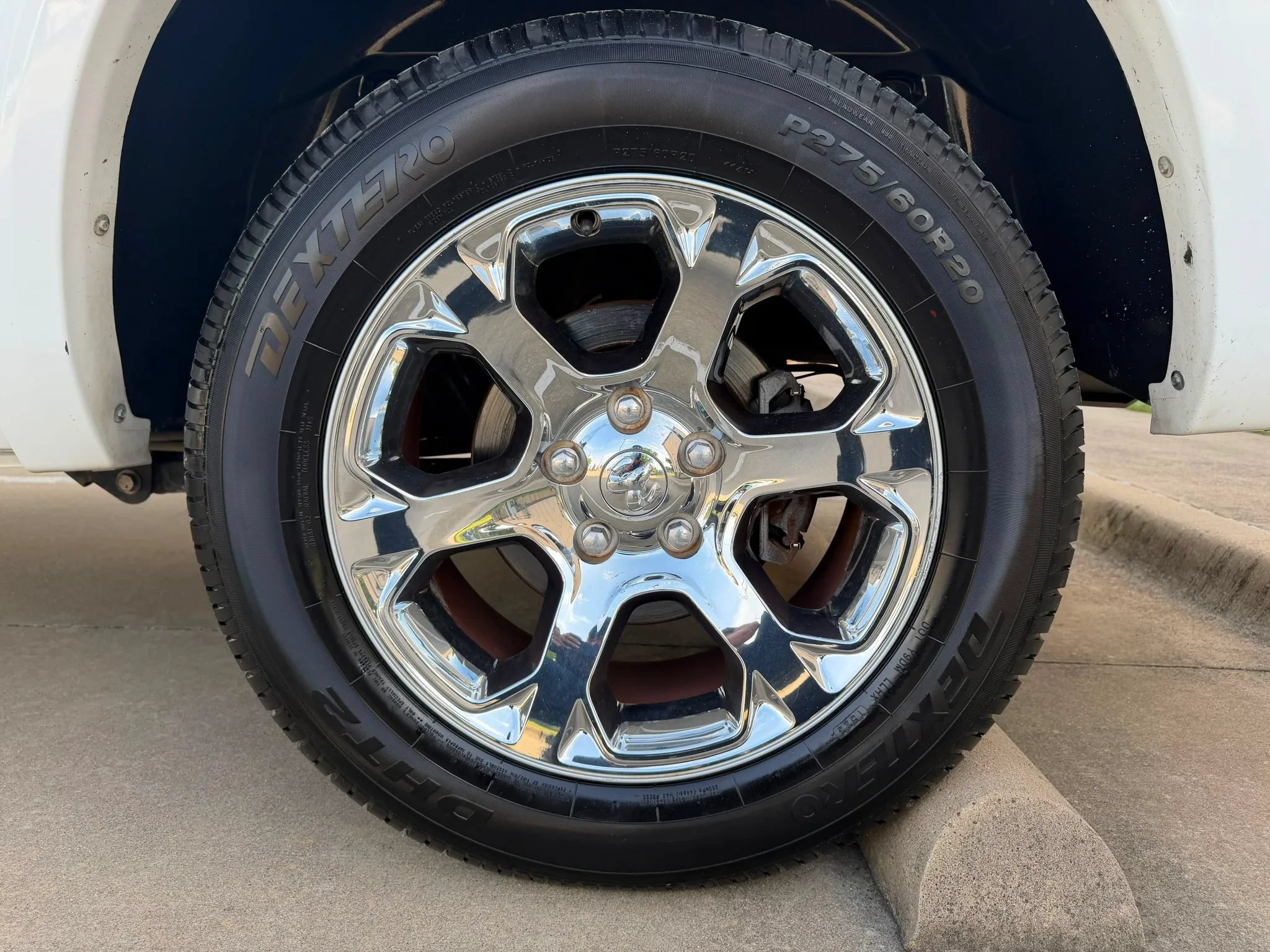 Used 2017 RAM 1500 Laramie RWD image 28
