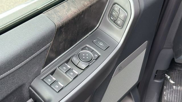 New 2025 Ford F250 Lariat w/ Chrome Package image 16