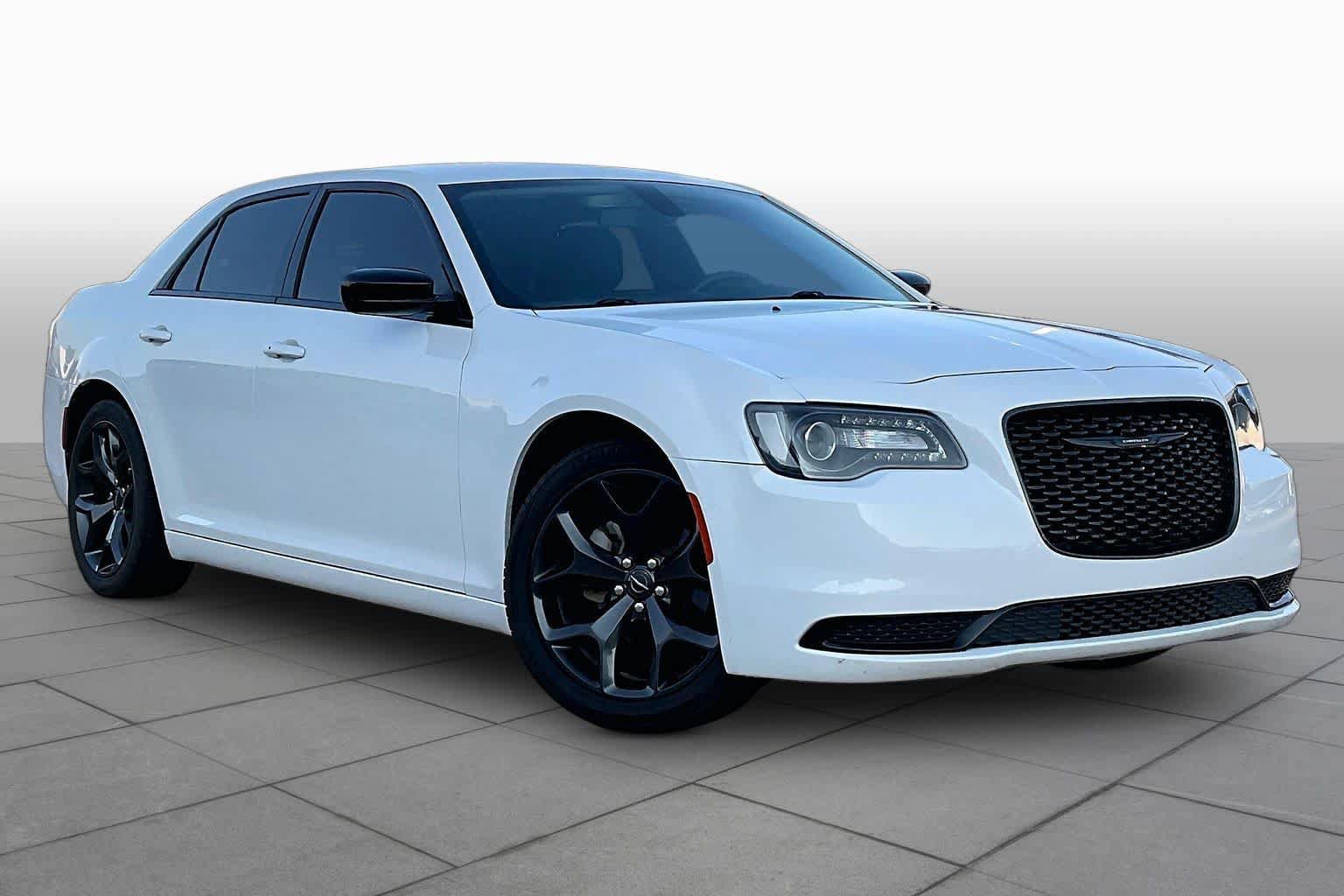 Used 2021 Chrysler 300 Touring w/ Sport Appearance Package RWD image 3