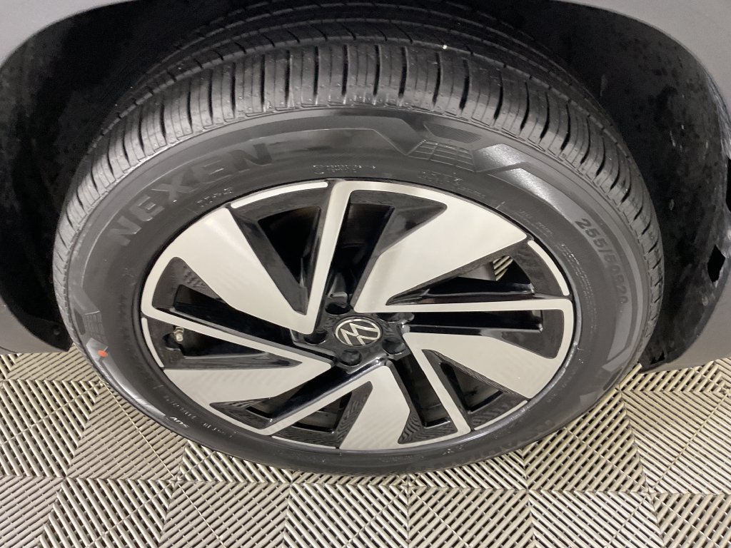 Used 2025 Volkswagen Atlas SE AWD/4WD image 11