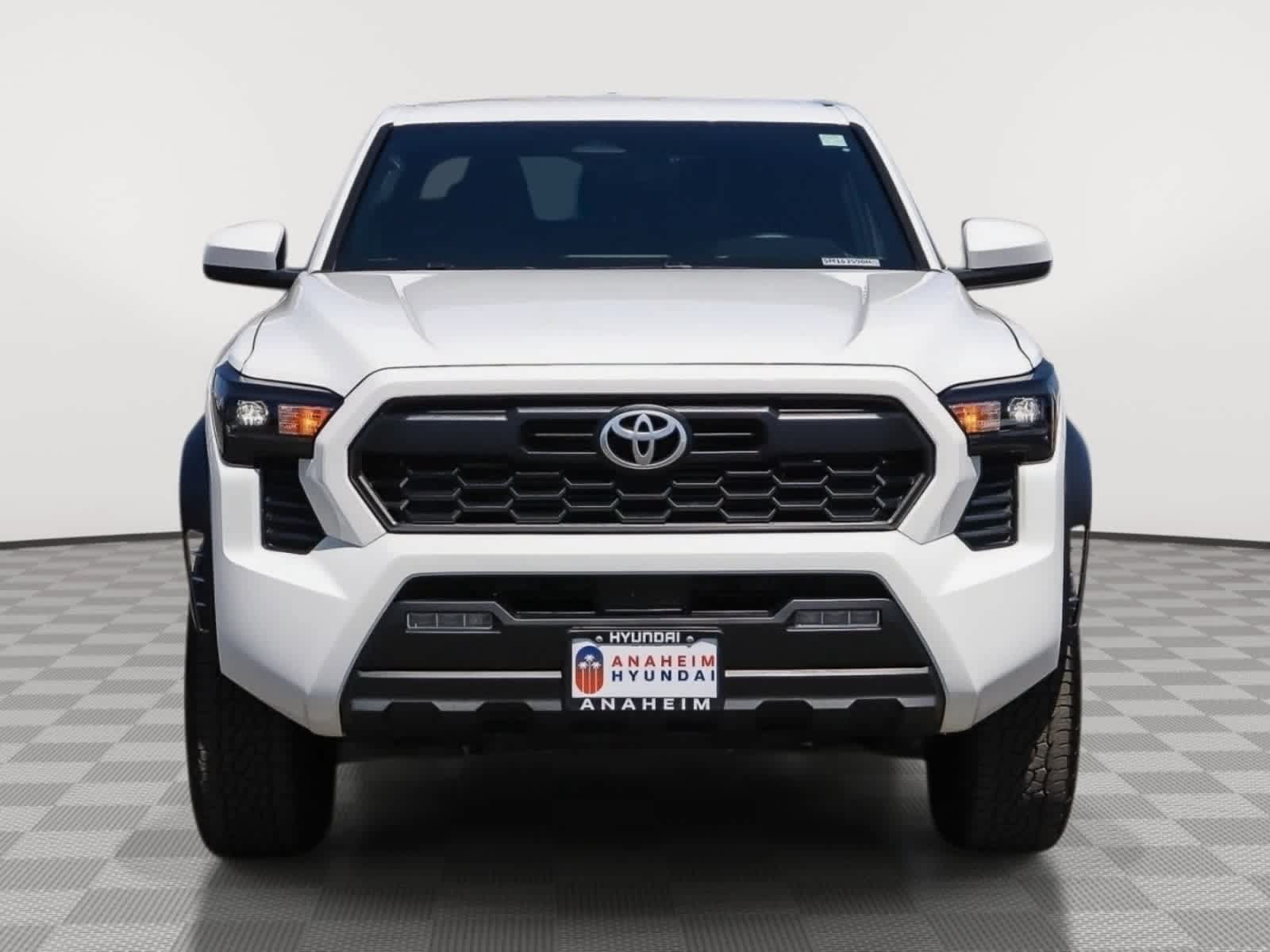 Used 2025 Toyota Tacoma TRD Off-Road AWD/4WD image 2