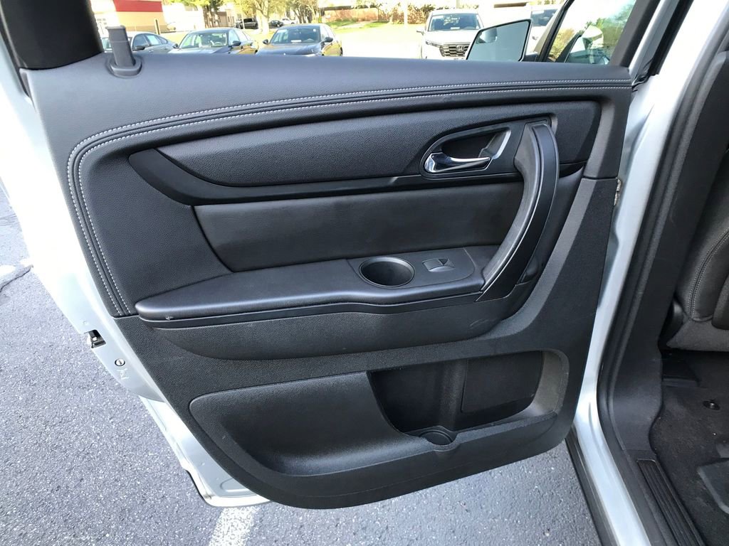 Used 2016 Chevrolet Traverse LT image 24