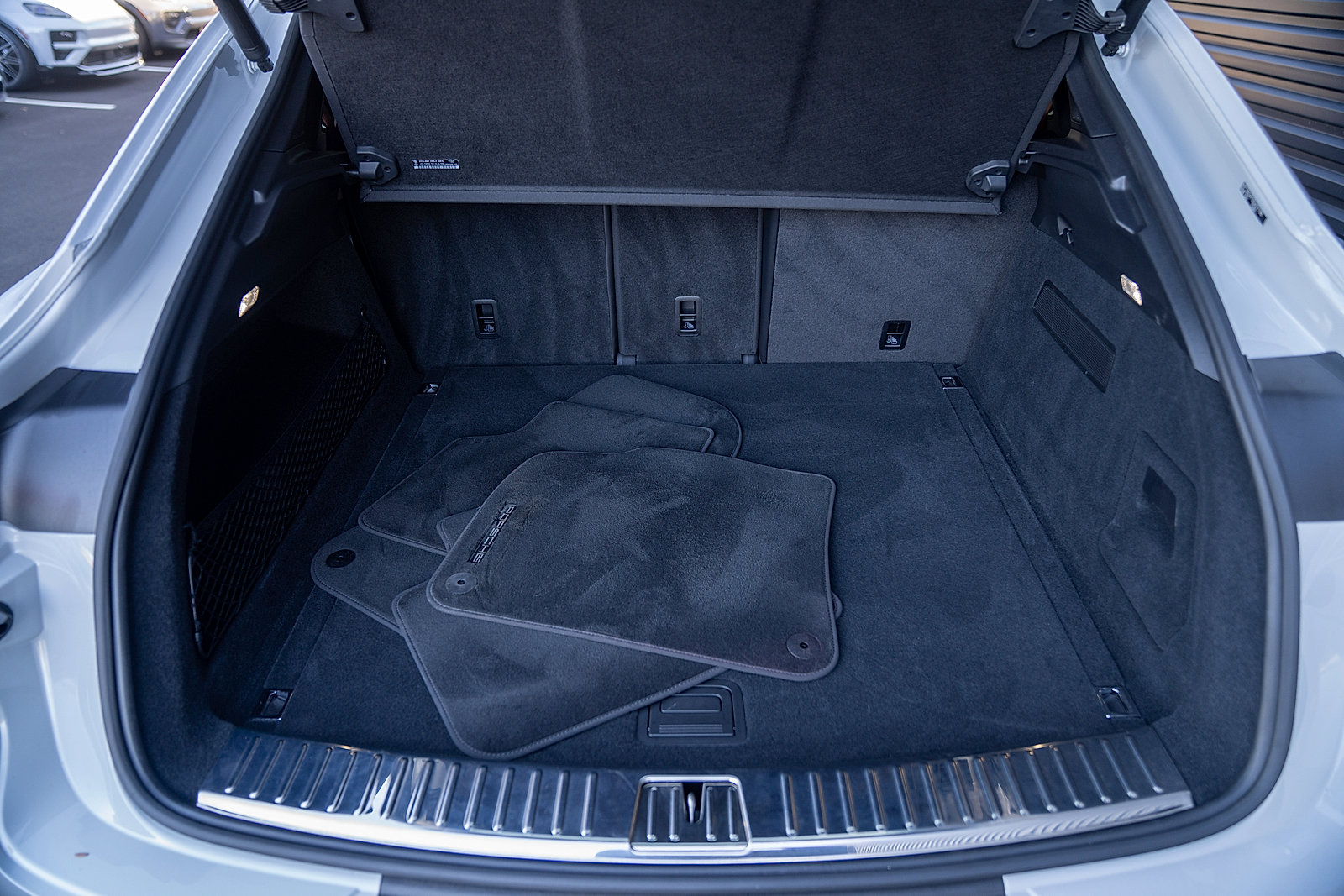 Certified 2025 Porsche Cayenne Coupe image 22