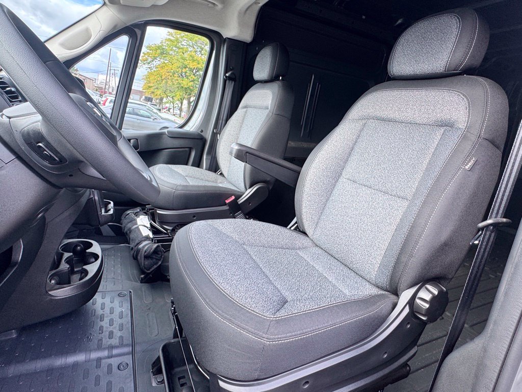 Used 2026 RAM ProMaster 2500 w/ Safety Group FWD image 17