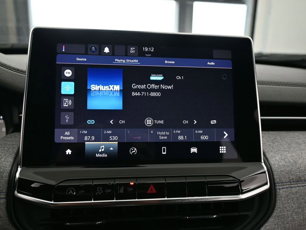 Used 2024 Jeep Compass Latitude image 21