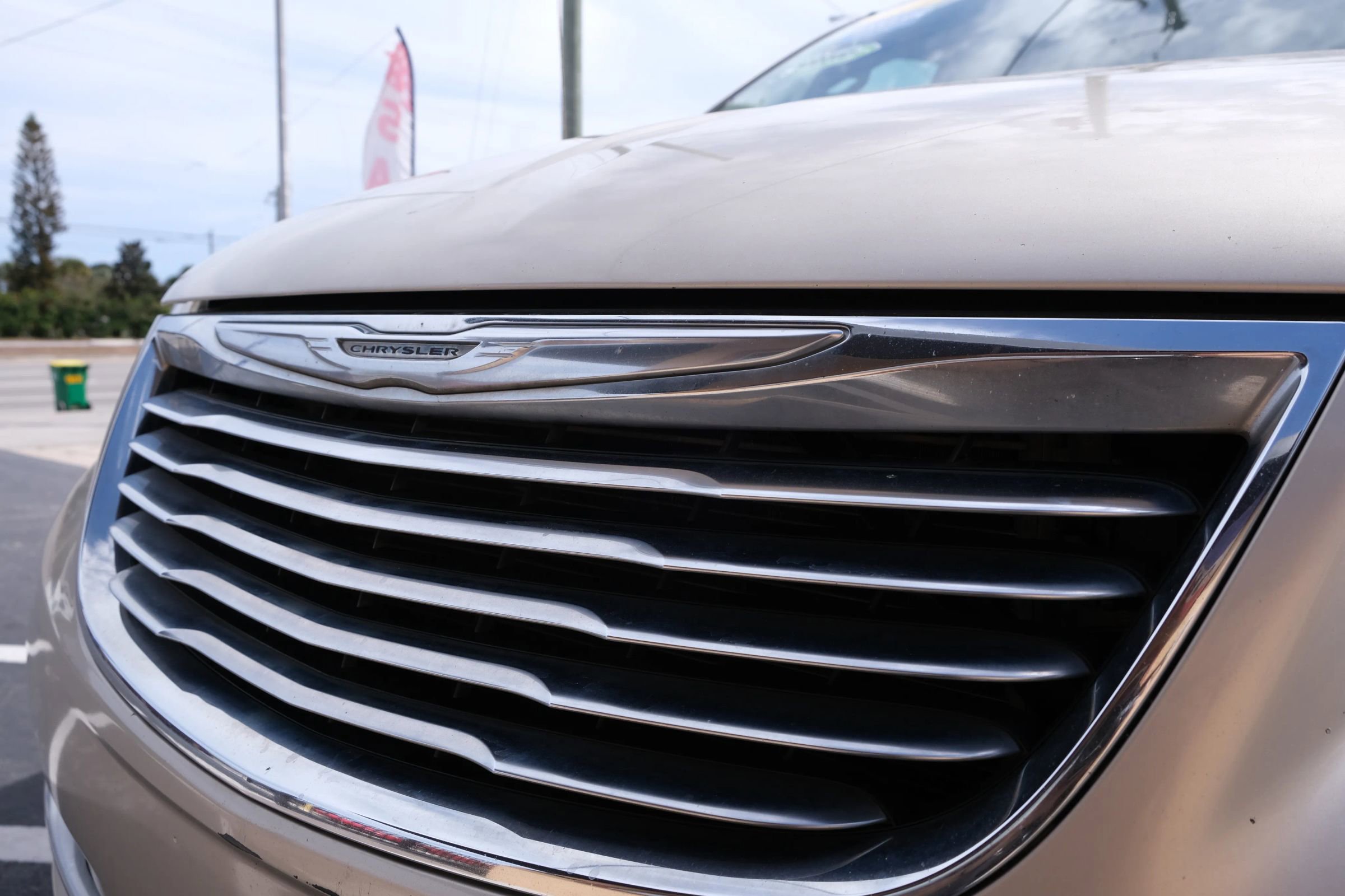 Used 2015 Chrysler Town & Country Touring image 10