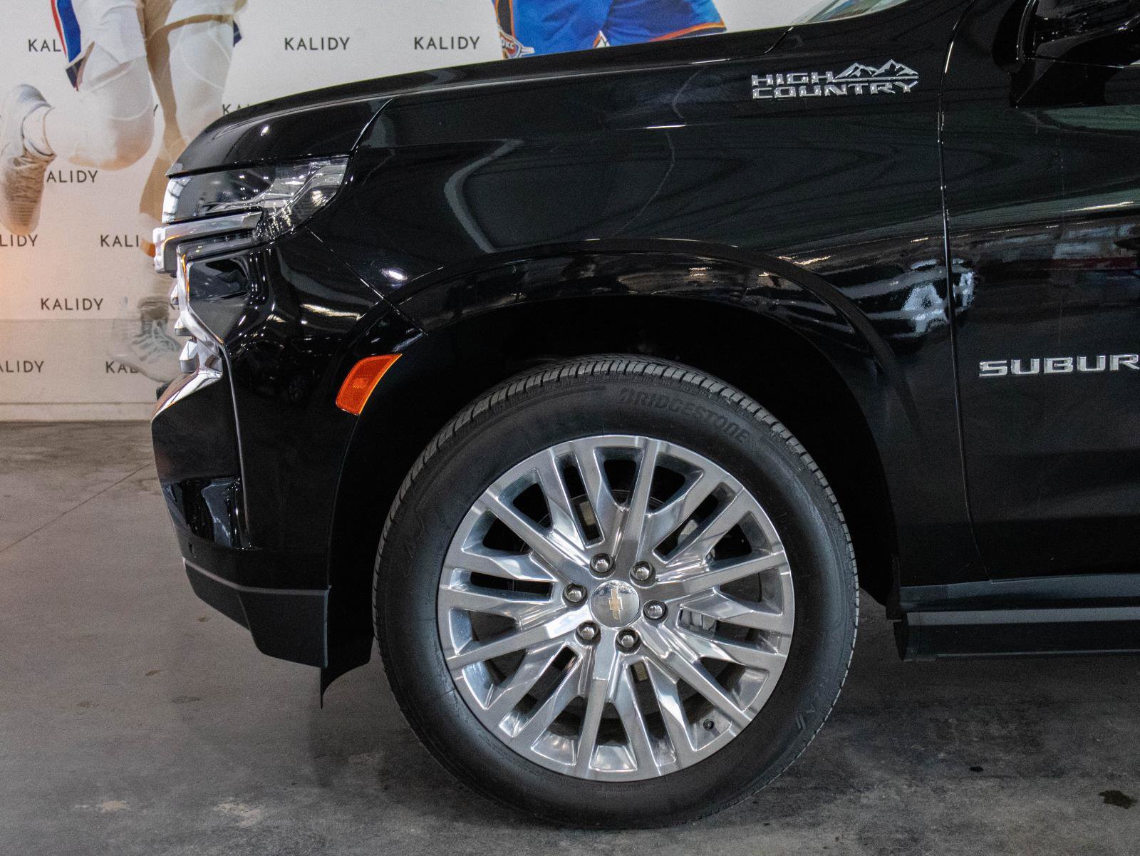 Used 2023 Chevrolet Suburban High Country AWD/4WD image 17