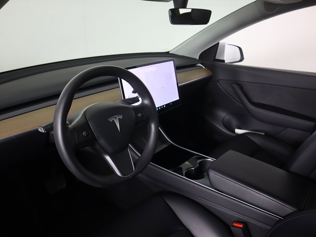 Used 2021 Tesla Model Y Long Range image 28
