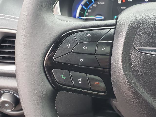 Used 2024 Chrysler Pacifica Premium image 13