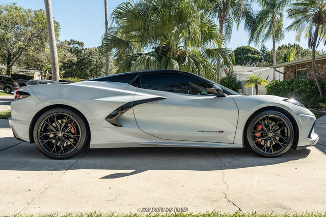Used 2023 Chevrolet Corvette Stingray Preferred Conv w/ Z51 Performance Package RWD image 17