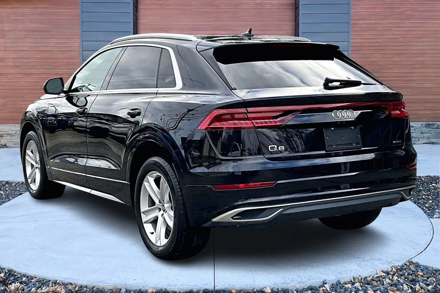 Used 2019 Audi Q8 Premium image 2