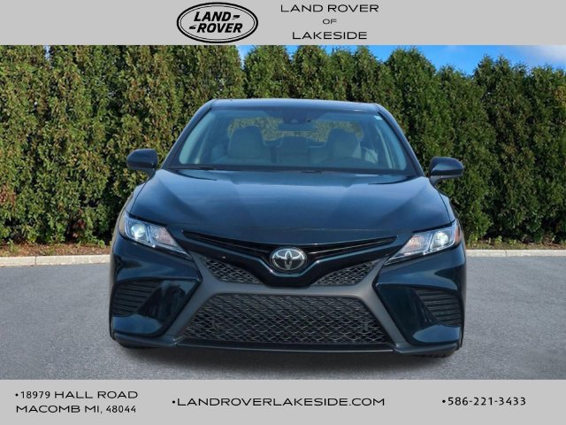 Used 2019 Toyota Camry SE FWD image 2