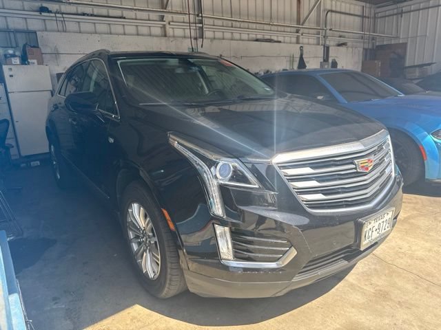 Used 2017 Cadillac XT5 Luxury FWD image 1