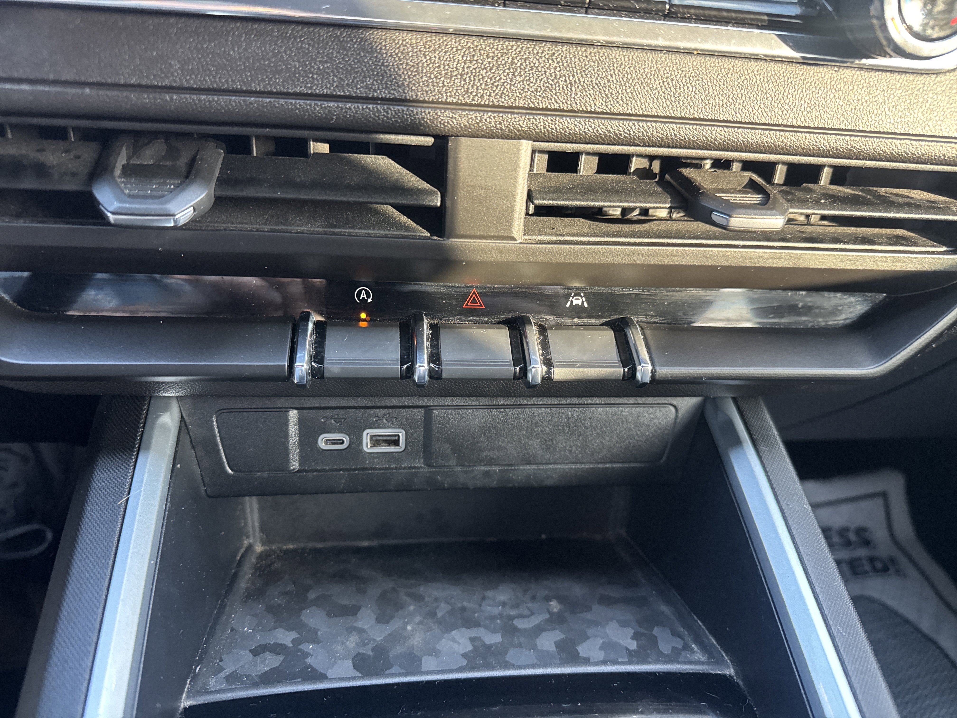 Used 2023 Chevrolet Colorado Trail Boss w/ LPO, Dark Essentials Package AWD/4WD image 25