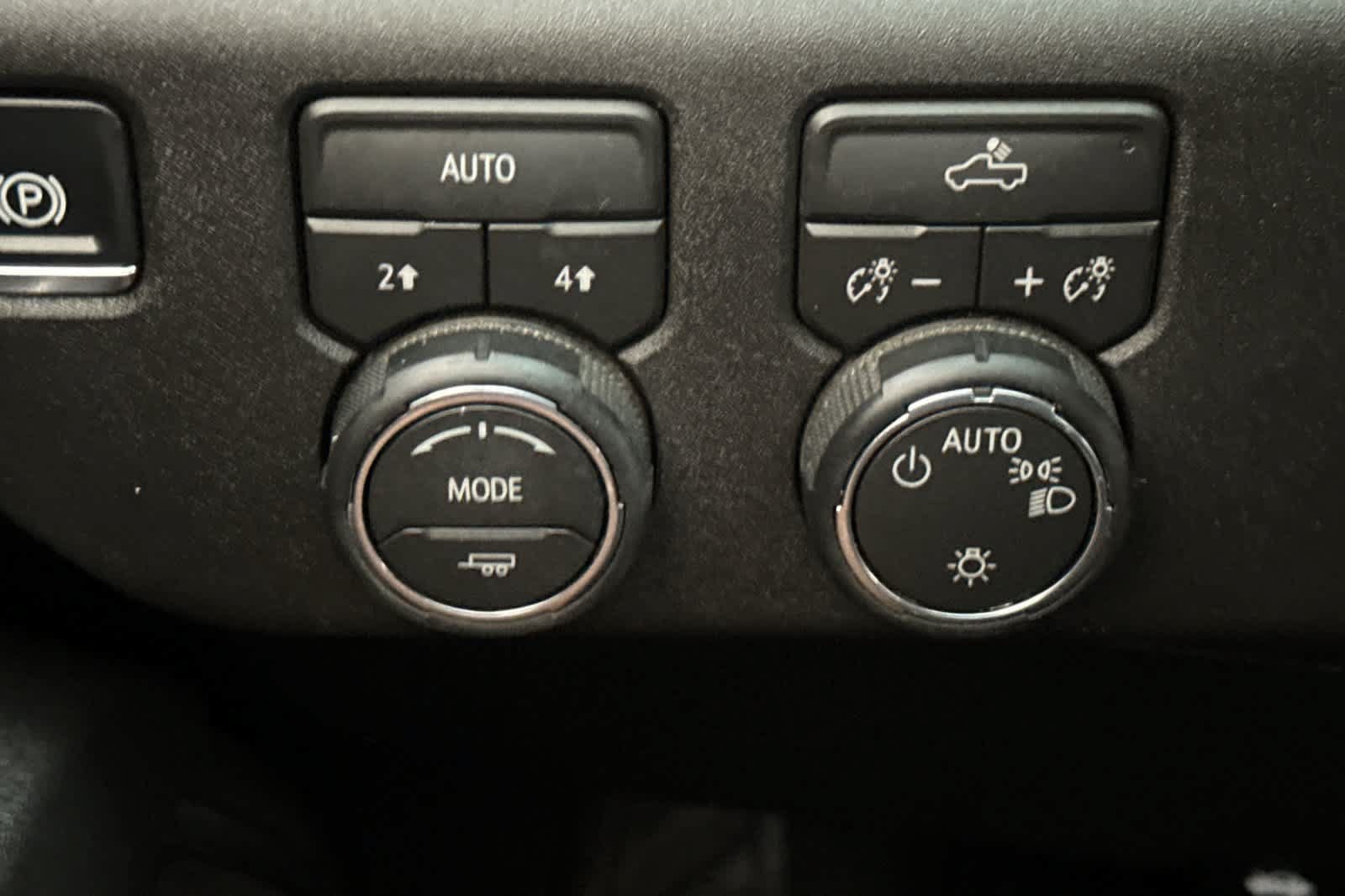 Used 2026 Chevrolet Silverado 1500 LT AWD/4WD image 32