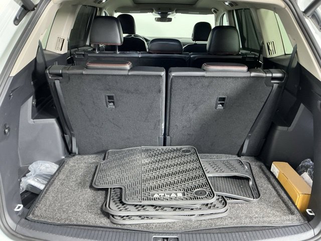 Used 2024 Volkswagen Atlas Peak Edition SE AWD/4WD image 25